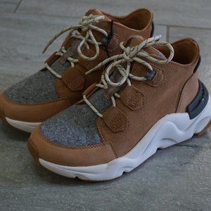 Sorel Women's Kinetic Breakthru Caribou Waterproof Boot Tawny  US 6.5